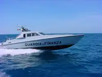ரோந்து படகு விற்பனைக்கு