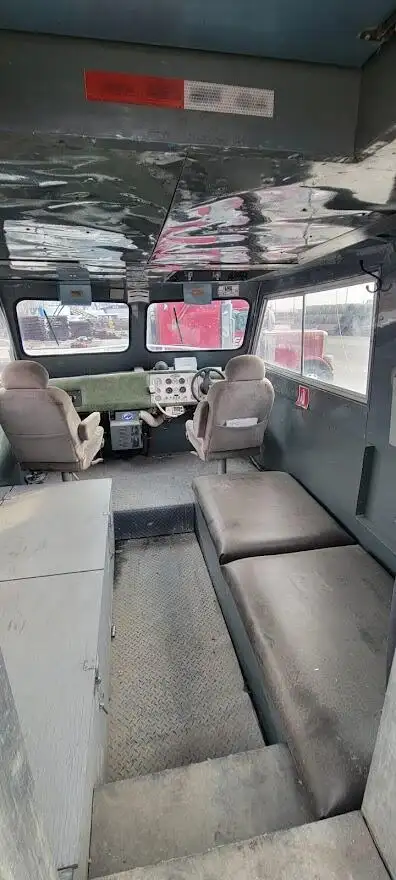 வேலை செய்யும் படகுகள் விற்பனைக்கு