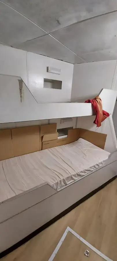 குழு படகு விற்பனைக்கு