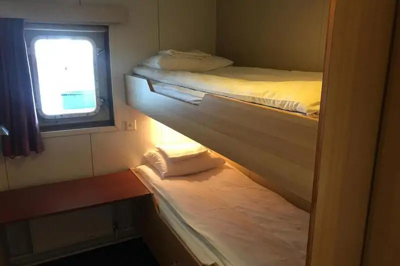 குரூஸ் கப்பல் விற்பனைக்கு