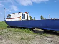 வேலை செய்யும் படகுகள் விற்பனைக்கு