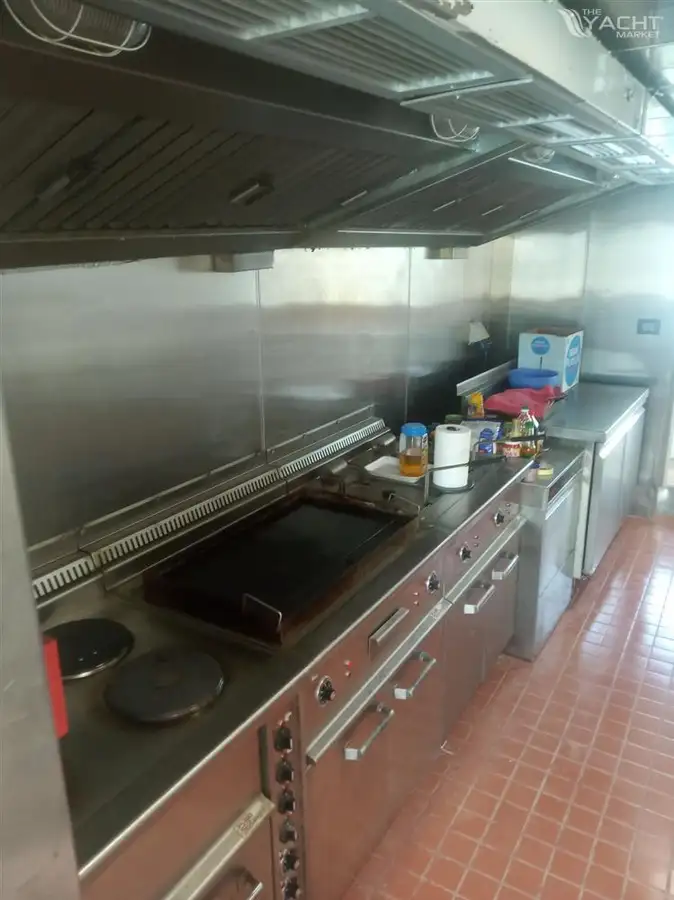 குரூஸ் கப்பல் விற்பனைக்கு