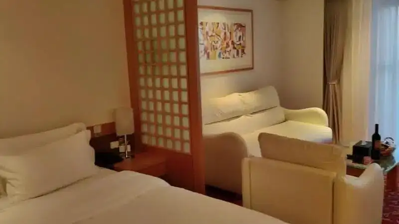 குரூஸ் கப்பல் விற்பனைக்கு