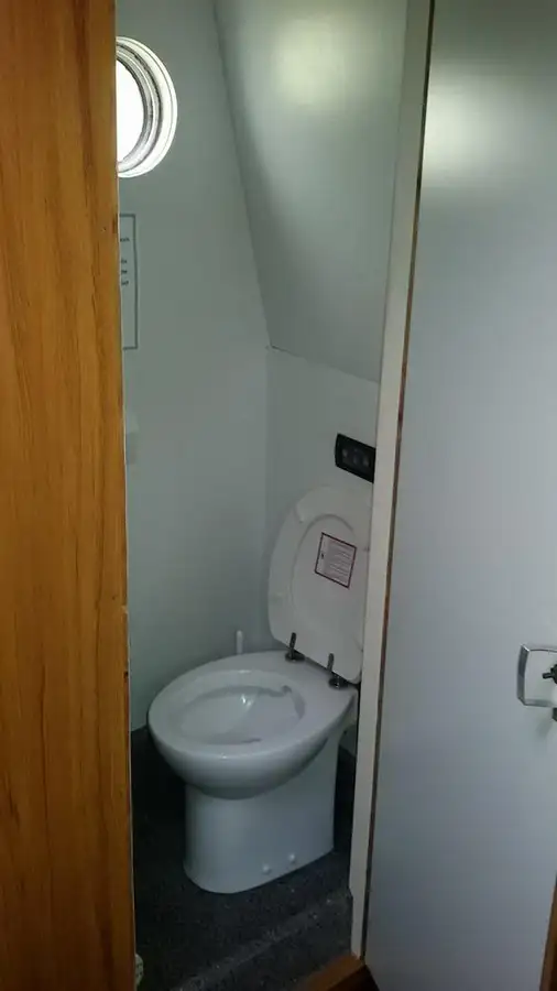 காவல் படகு விற்பனைக்கு