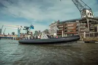 விறைப்பான காற்றினால் நிரப்பப்பட்ட படகு விற்பனைக்கு