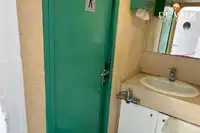 குரூஸ் கப்பல் விற்பனைக்கு