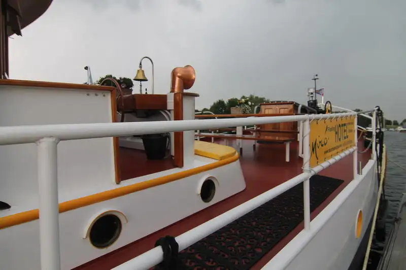 குரூஸ் கப்பல் விற்பனைக்கு