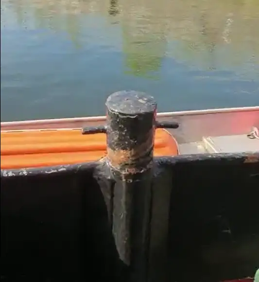 வேலை செய்யும் படகுகள் விற்பனைக்கு