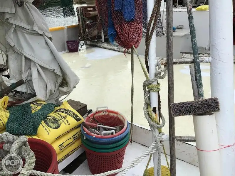 டிராலர் விற்பனைக்கு