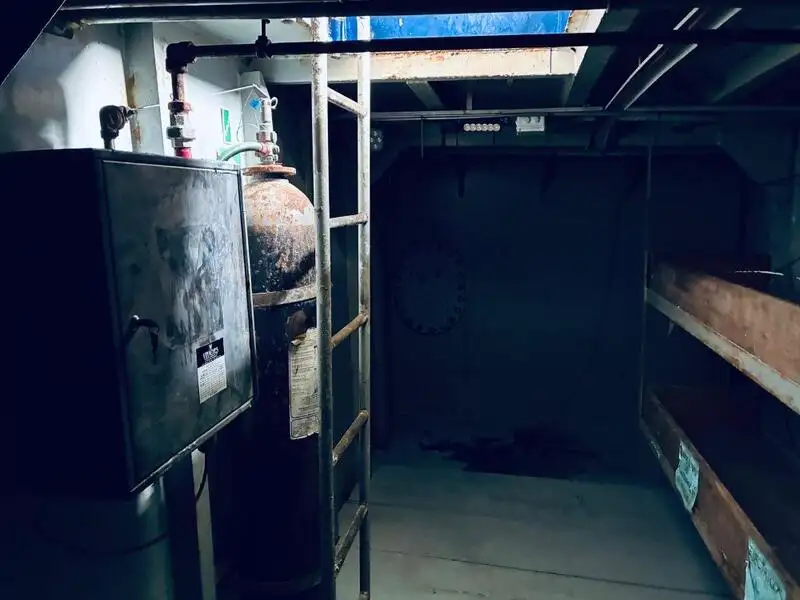 வேலை செய்யும் படகுகள் விற்பனைக்கு