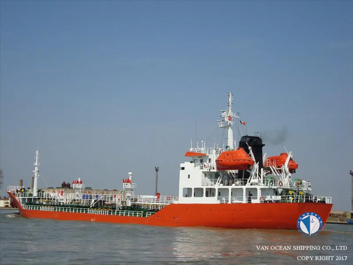எண்ணெய் / இரசாயன டேங்கர் விற்பனைக்கு