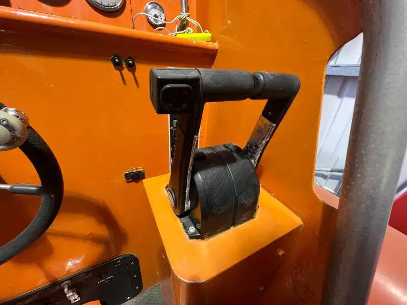 வேலை செய்யும் படகுகள் விற்பனைக்கு