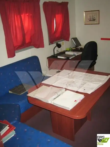 குரூஸ் கப்பல் விற்பனைக்கு