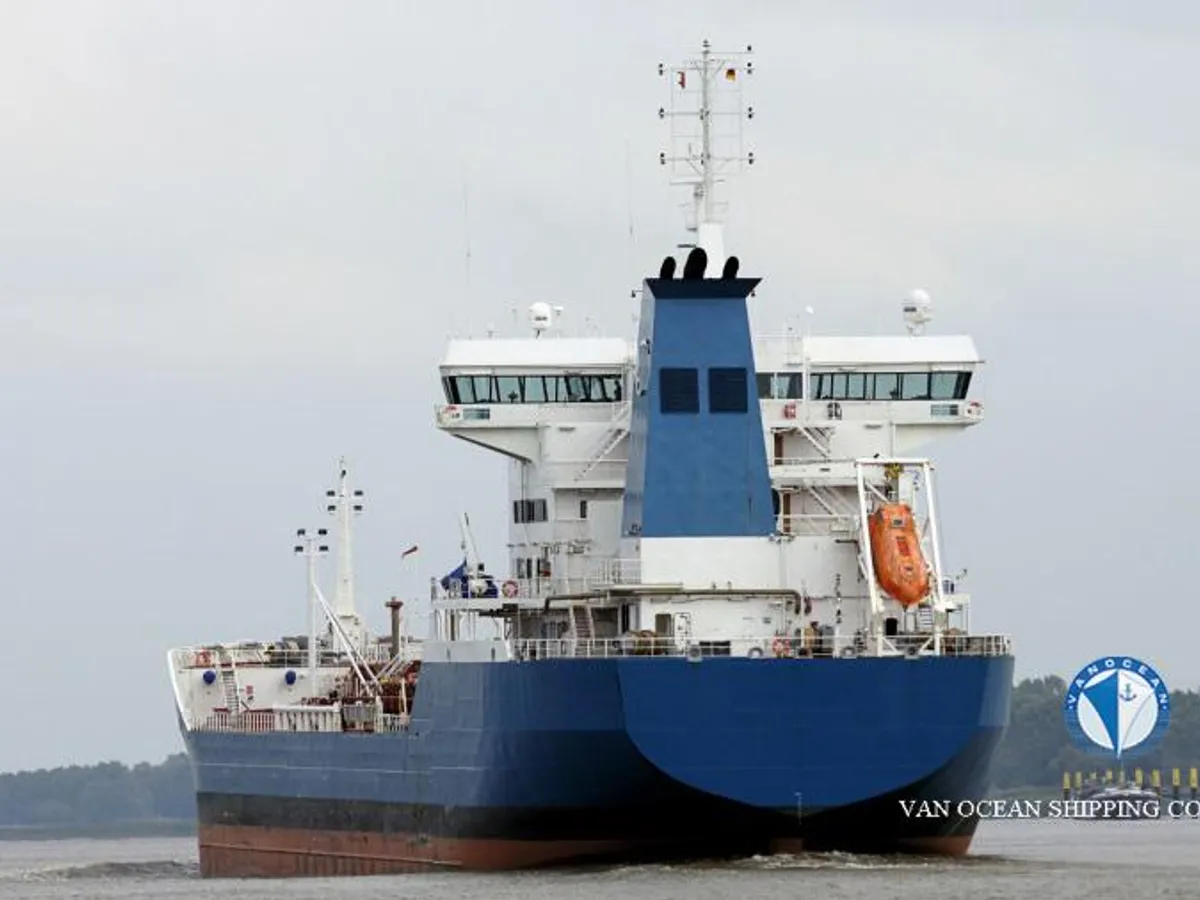 எண்ணெய் / இரசாயன டேங்கர் விற்பனைக்கு