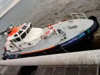 குழு படகு விற்பனைக்கு