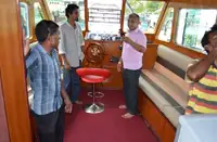 குழு படகு விற்பனைக்கு