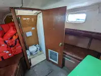 வேலை செய்யும் படகுகள் விற்பனைக்கு
