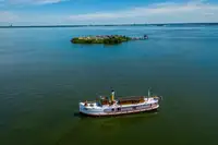 உணவக கப்பல் விற்பனைக்கு