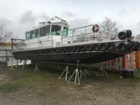 குழு படகு விற்பனைக்கு