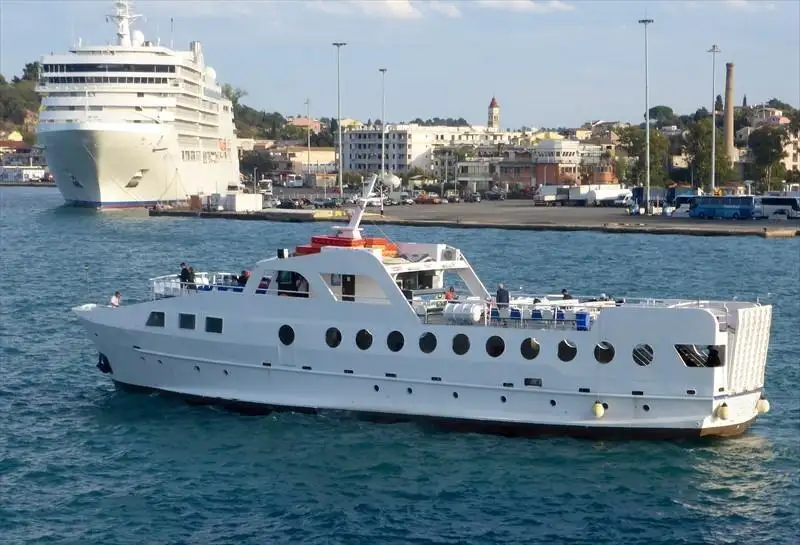 ரோபாக்ஸ் கப்பல் விற்பனைக்கு