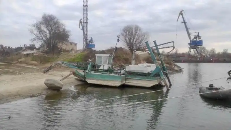 தோண்டுபவர் விற்பனைக்கு