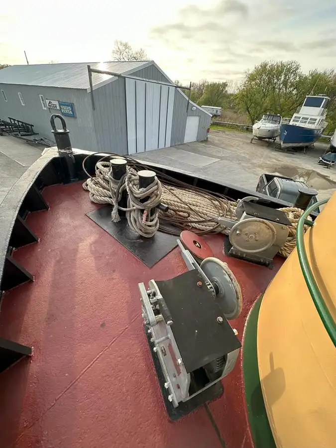 இழுவை படகு விற்பனைக்கு