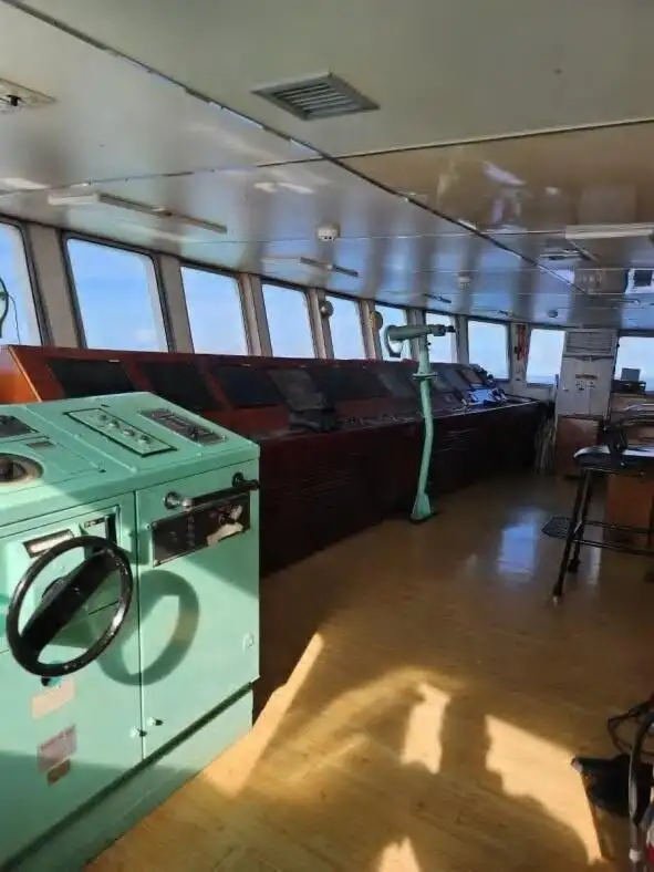 சீனர் விற்பனைக்கு