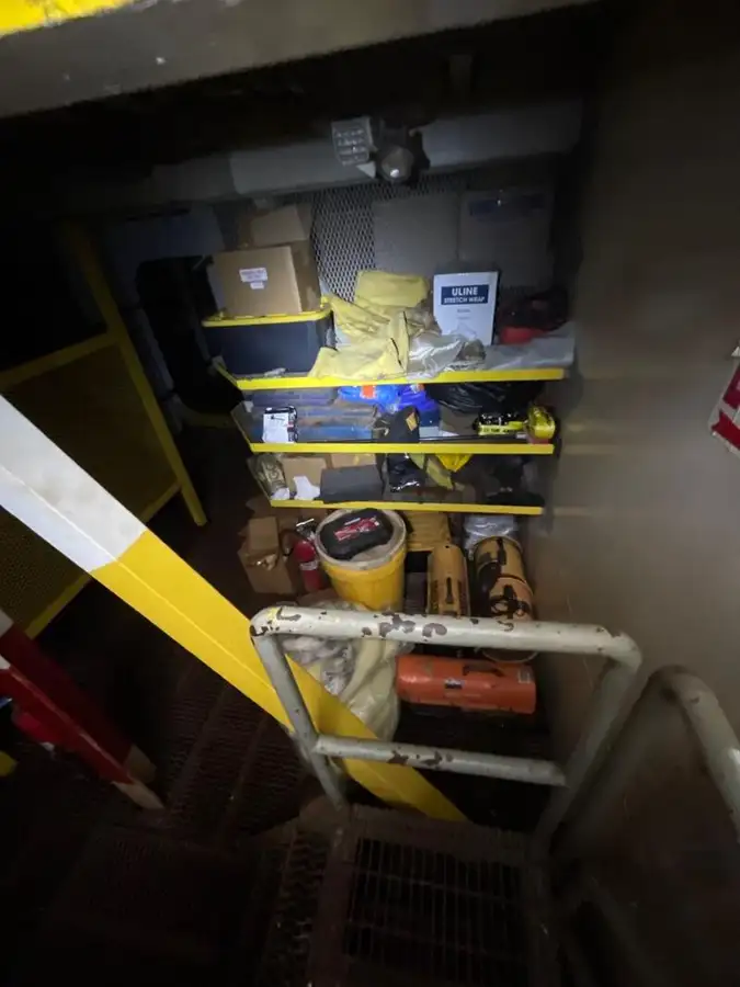 தோண்டுபவர் விற்பனைக்கு