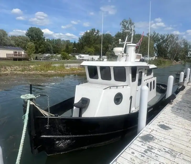 இழுவை படகு விற்பனைக்கு