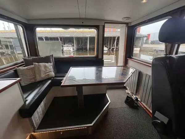 வேலை படகுகள் விற்பனைக்கு