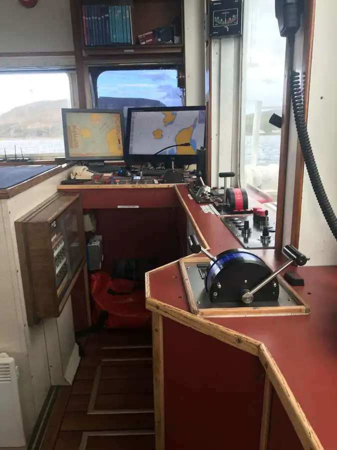 இழுவை படகு விற்பனைக்கு