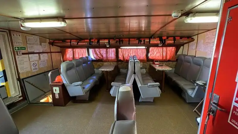 குழு படகு விற்பனைக்கு