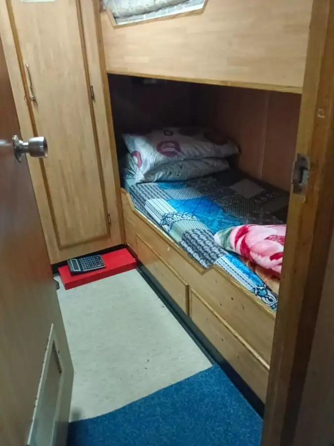 குழு படகு விற்பனைக்கு