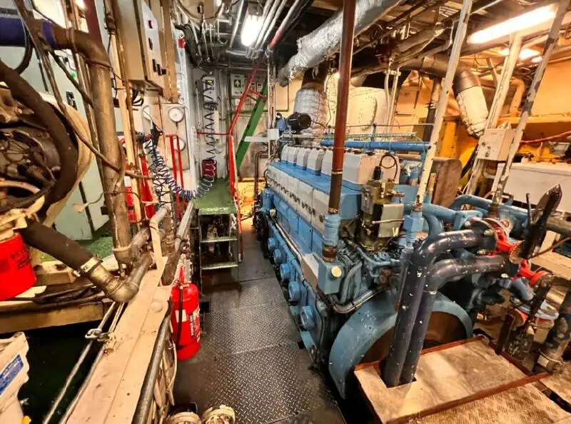 மீன்பிடி இழுவை படகு விற்பனைக்கு