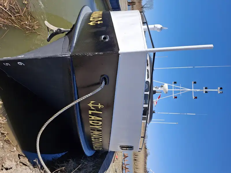 இழுவை படகு விற்பனைக்கு