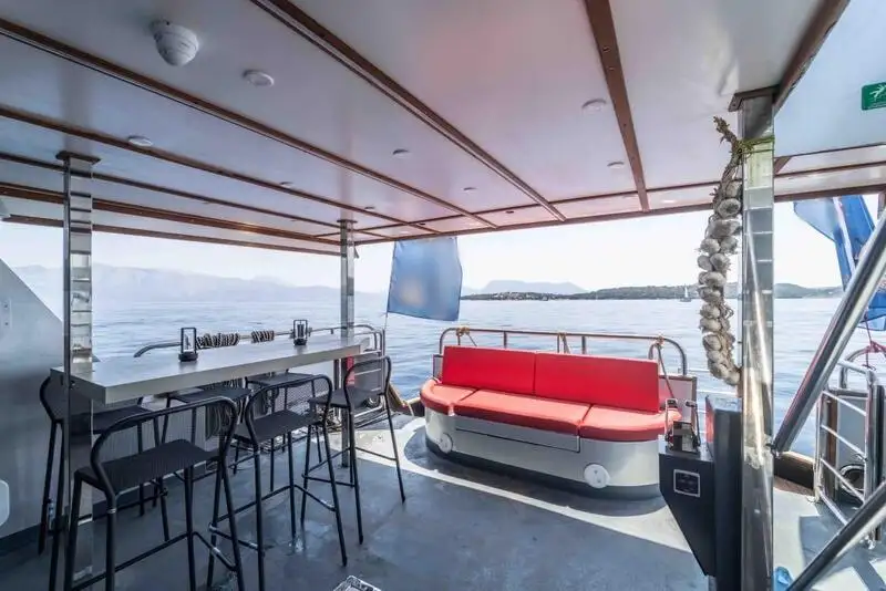 மோட்டார் கப்பல் விற்பனைக்கு