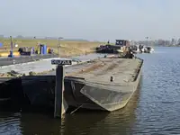 படகு விற்பனைக்கு