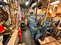 மீன்பிடி இழுவை படகு விற்பனைக்கு